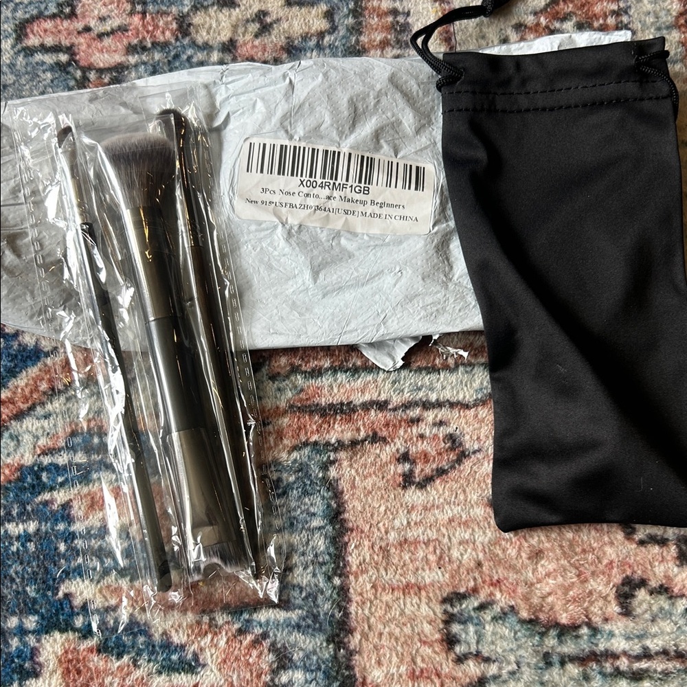 3-Piece Black Makeup Brush Set with Pouch